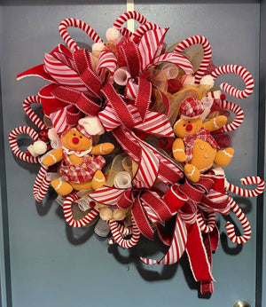 DIY Gingerbread Christmas Mesh Wreath