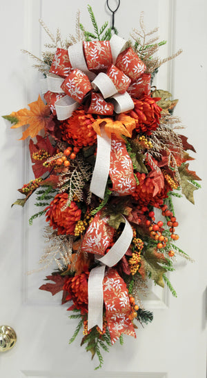 DIY Fall Mums & Maple Leaves Teardrop