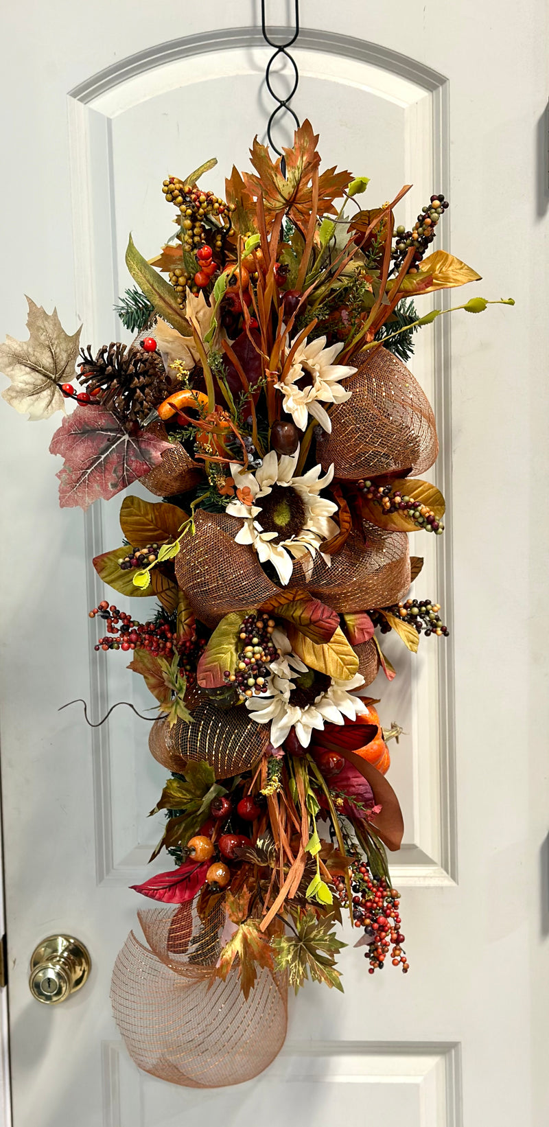 DIY Fall Mesh Teardrop Swag – Ellis Home & Garden