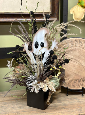 DIY Spooky Halloween Arrangement