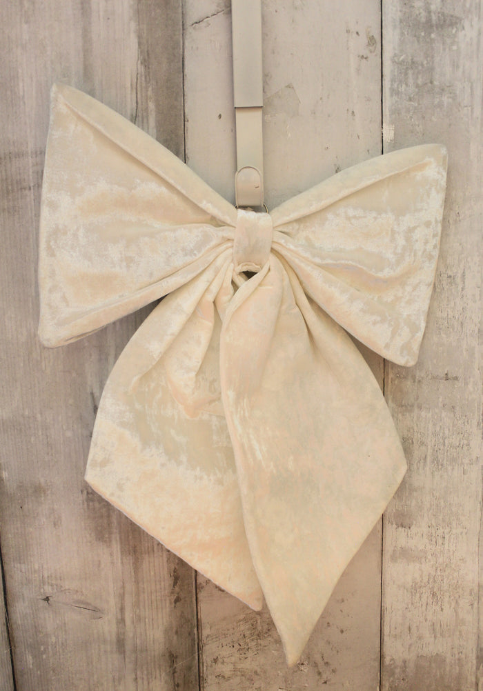 18" White Velvet Bow