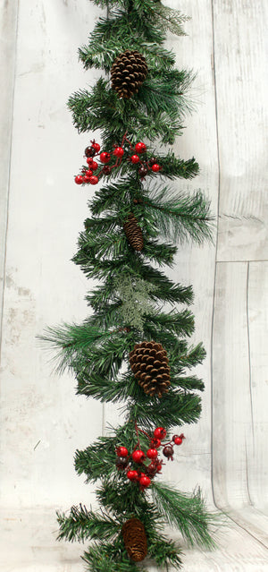 9' Berry & Pinecone Garland